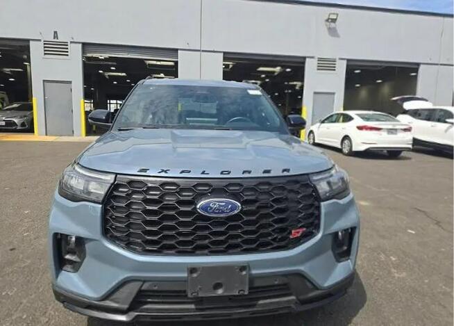 Ford Explorer Wersja ST / AWD / Benzyna / niski przebieg Cieszyn - zdjęcie 2