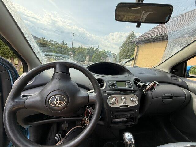 Syndyk sprzeda udział 1/2 w samochodzie Toyota Yaris, rok pr Łódź - zdjęcie 5