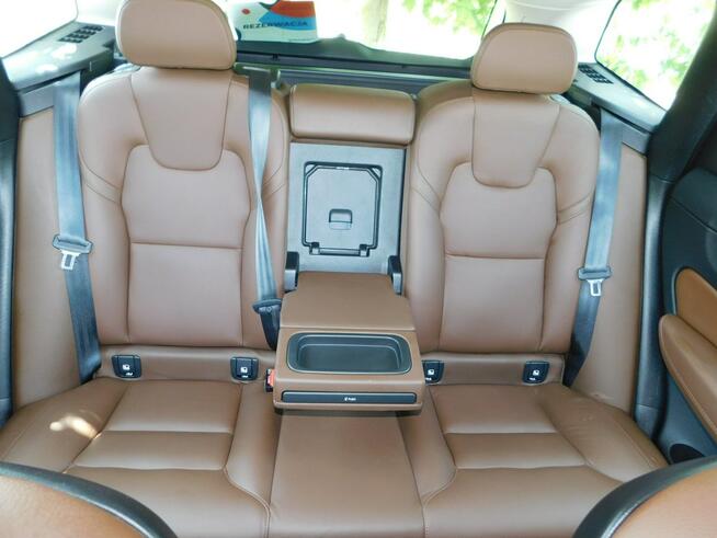 Volvo XC 60 z Gwarancją Skóra  Model 2020r Żyrardów - zdjęcie 11