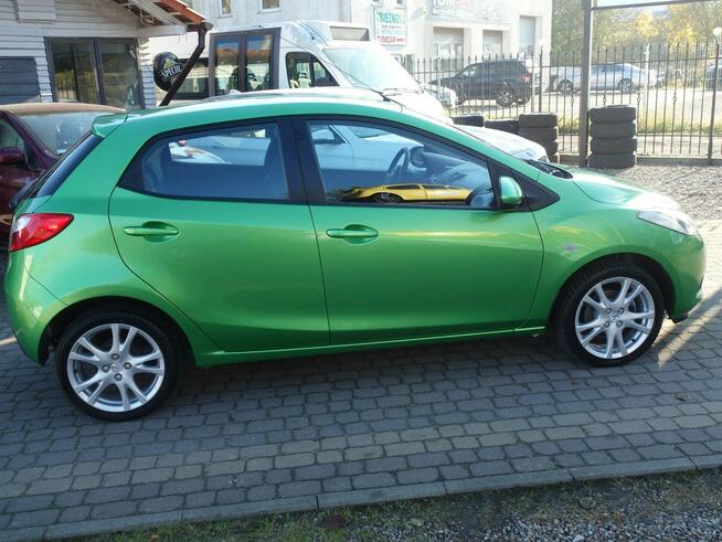 Mazda 2 2008 1.3 benzyna 85km przebieg 85tys grzane fotele klima Słupsk - zdjęcie 6