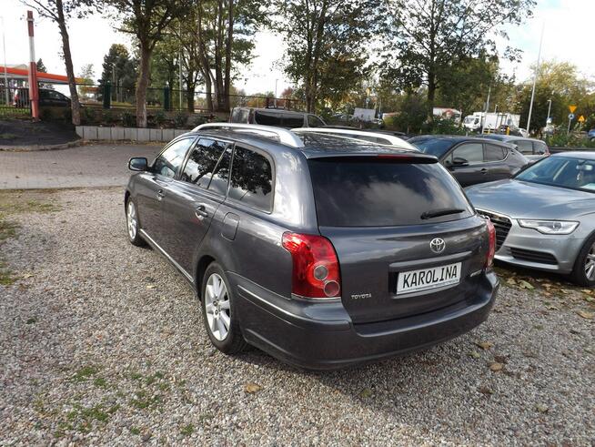 Toyota Avensis Słupsk - zdjęcie 8