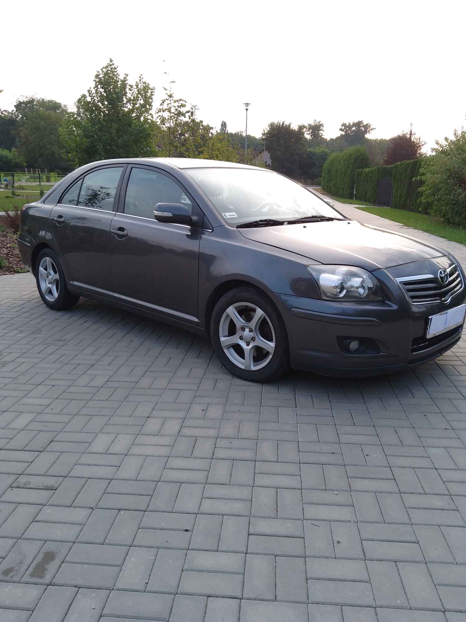 Toyota Avensis 2, 0 diesel Wieniec - zdjęcie 1