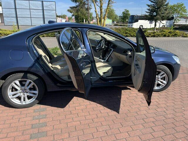 Sprzedam Volvo S60 II Momentum z 2012 Konin - zdjęcie 8