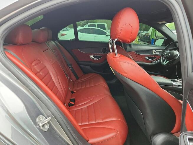Mercedes C 300 4Matic / pakiet AMG / niski przebieg Warszawa - zdjęcie 10