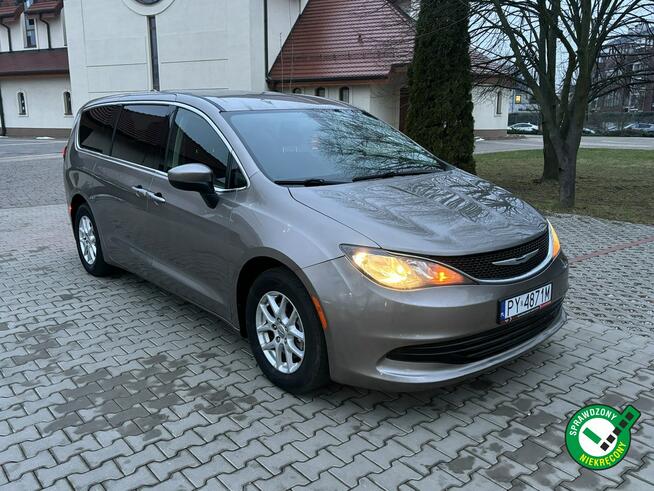 Chrysler Pacifica FV 23%, Zadbany, Serwisowany Poznań - zdjęcie 1