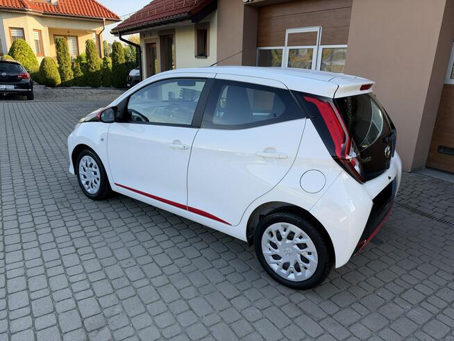 Toyota Aygo 1,0 72KM  Klimatyzacja  Kamera  CarPlay Orzech - zdjęcie 10