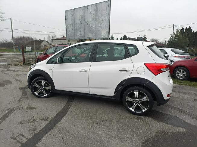 Śliczny Hyundai ix20 Fajna wersja Policzna - zdjęcie 9