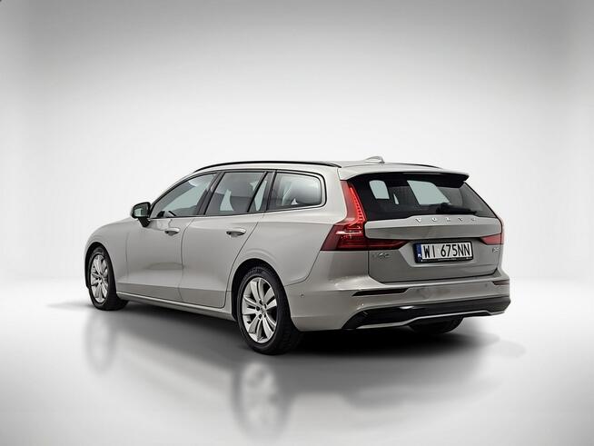 Volvo V60 2.0 B4 B Plus Dark ! Z Polskiego Salonu ! Faktura VAT ! Warszawa - zdjęcie 3
