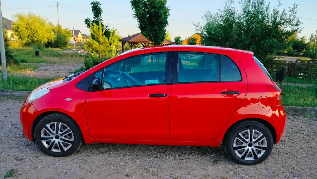 Sprzedam Toyota Yaris ekonomiczne auto na dojazdy Sierpc - zdjęcie 7