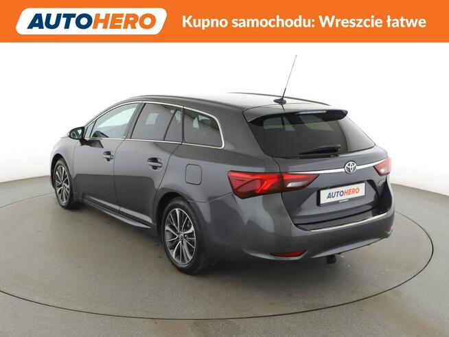 Toyota Avensis automat navi kamera hak grzane fotele Warszawa - zdjęcie 4