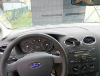 Ford Focus kombi 1.6 benzyna Nowa Ruda - zdjęcie 9