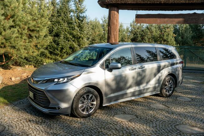 Toyota Sienna Oryginalny przebieg / Bogato wyposażona / 2.5 Hybryda Ropczyce - zdjęcie 3