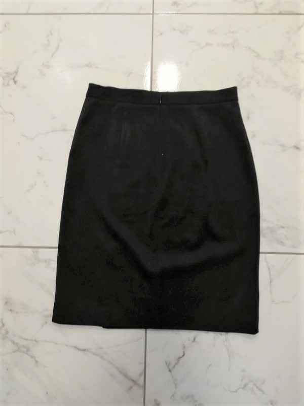 Czarna, zamszowa spódnica z guzikami H&amp;M Bemowo - zdjęcie 2