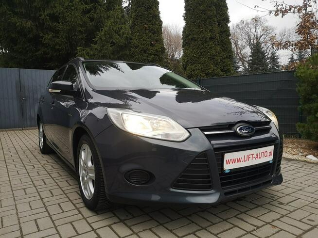Ford Focus 1.0 12V 125KM  Klimatronik Halogeny Isofix  HAK Gwarancja Strzegom - zdjęcie 3