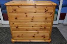 komoda z szufladami z drewna sosnowego - jak nowa