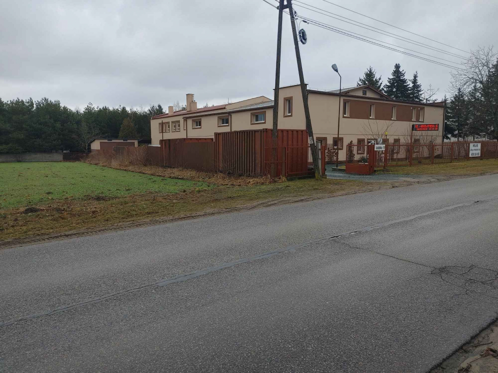 Budynek produkcyjny z zapleczem biurowym , sanitarnym i mieszkaniami . Dalików - zdjęcie 4