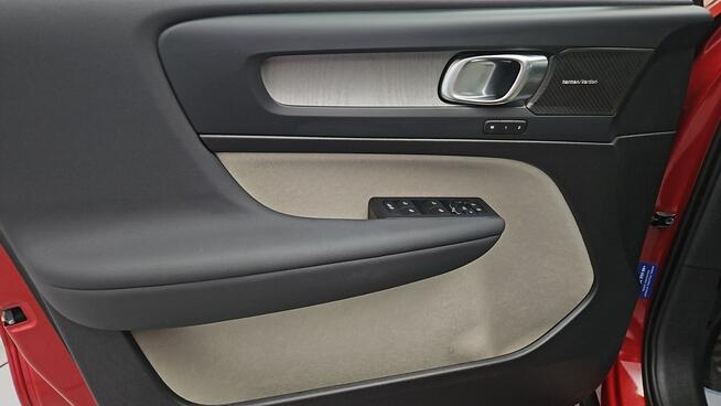 Volvo XC 40 B3 Plus Dark aut ! Z Polskiego Salonu ! Faktura VAT ! Warszawa - zdjęcie 10