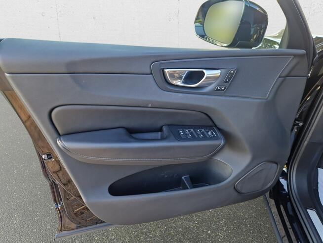 Volvo XC 60 B4 D Plus Dark ! Z Polskiego Salonu ! Faktura VAT ! Warszawa - zdjęcie 10