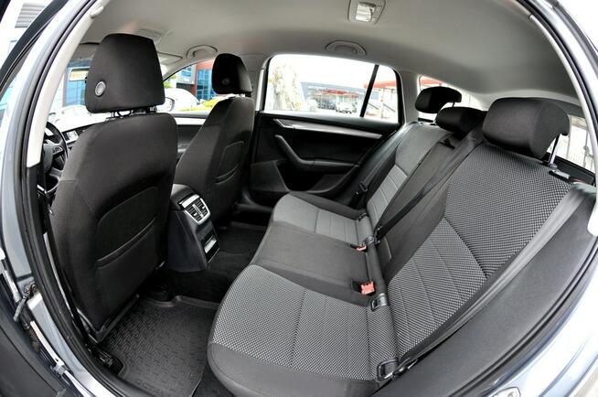 Škoda Octavia 1.6 TDI 105KM Klima Pdc Polski Salon Serwis Płock - zdjęcie 9