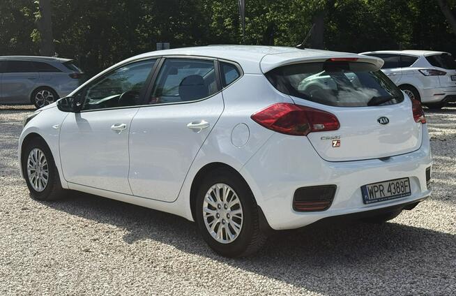 Kia Cee'd 1.4 100kM Salon Polska ! Bardzo dobry stan ! VAT 23% ! Pęcice - zdjęcie 5