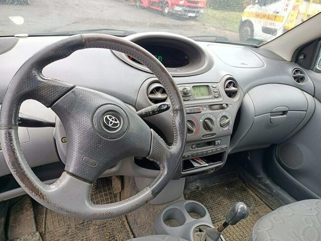 Toyota Yaris 1.3 00r Tarnów - zdjęcie 7