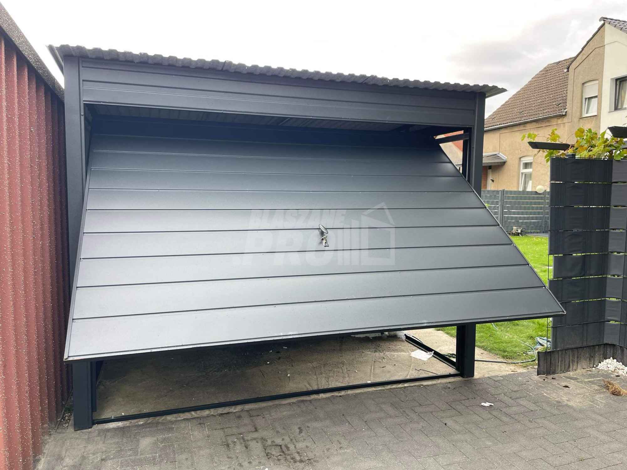 Garaż blaszany 3x6,5 brama uchylna - drzwi - Dach spad w tył GP243 Tczew - zdjęcie 3