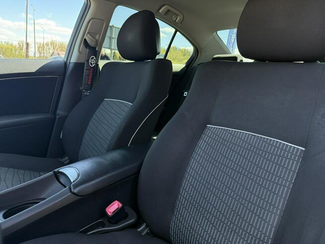 Toyota Avensis Salon Polska Bezwypadkowy Stan Bardzo Dobry benzyna gaz Będzin - zdjęcie 9