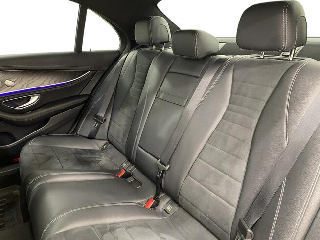 Mercedes-Benz E 220 d 4-Matic Warszawa - zdjęcie 12