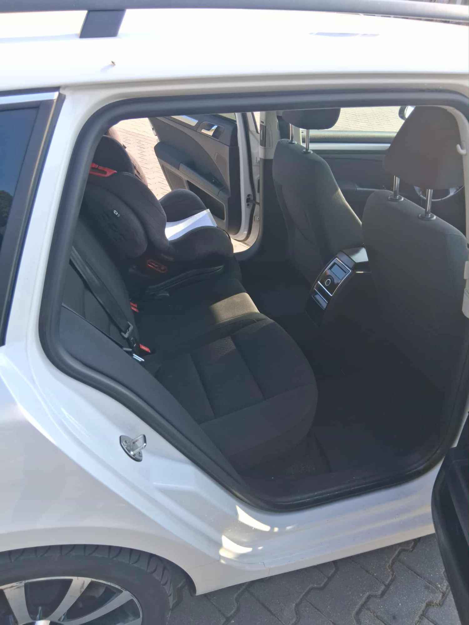 Sprzedam Škoda Superb 2.0 TDI 2013r. Ostrów Mazowiecka - zdjęcie 12