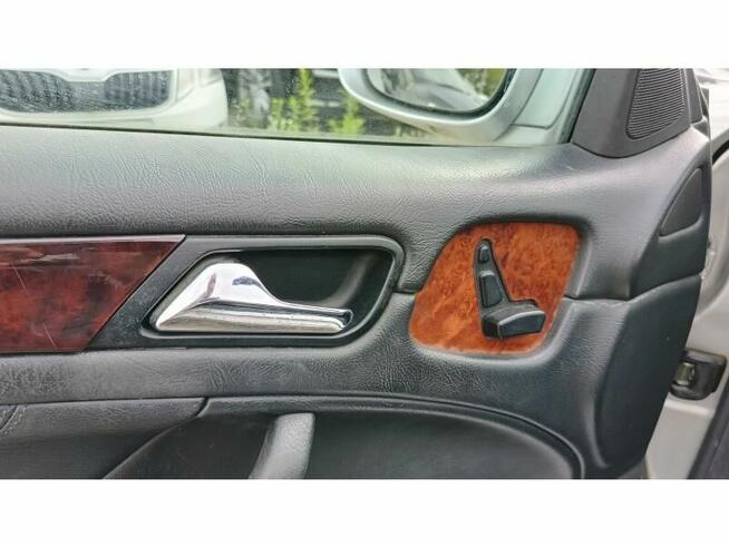 CLK320 3.2l 218KM * Klimatyzacja * Skóra * Podgrzewanie fote Warszawa - zdjęcie 12