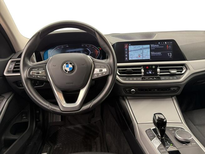 BMW Seria 3 318i aut Kombi Warszawa - zdjęcie 9