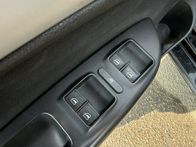 Škoda Octavia Klimatyzacja, Ele szyby 4x, Ele lusterka, Podłokietnik Cieszyn - zdjęcie 11