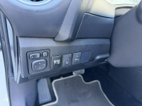 Toyota Auris 1.8 HSD 136KM Prestige Skóra PDC Kamera Otwock Mały - zdjęcie 10