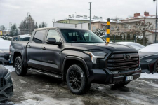 Toyota Tundra Metamorfoza – Z salonowego połysku w matową bestię
