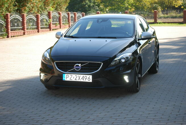 Volvo V40 II 2.0 D2 (120 KM) | Oryginalna wersja R-DESIGN | Rzeszów - zdjęcie 1