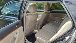 Toyota Avensis II 2.2 D4D 177KM 2005r kombi Xenon Skóry zare Skarżysko-Kamienna - zdjęcie 10