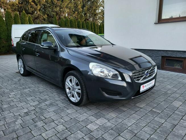 Volvo V60 ** PRZEBIEG 190 TYS KM ** Nawigacja ** Skóry ** Jatutów - zdjęcie 6