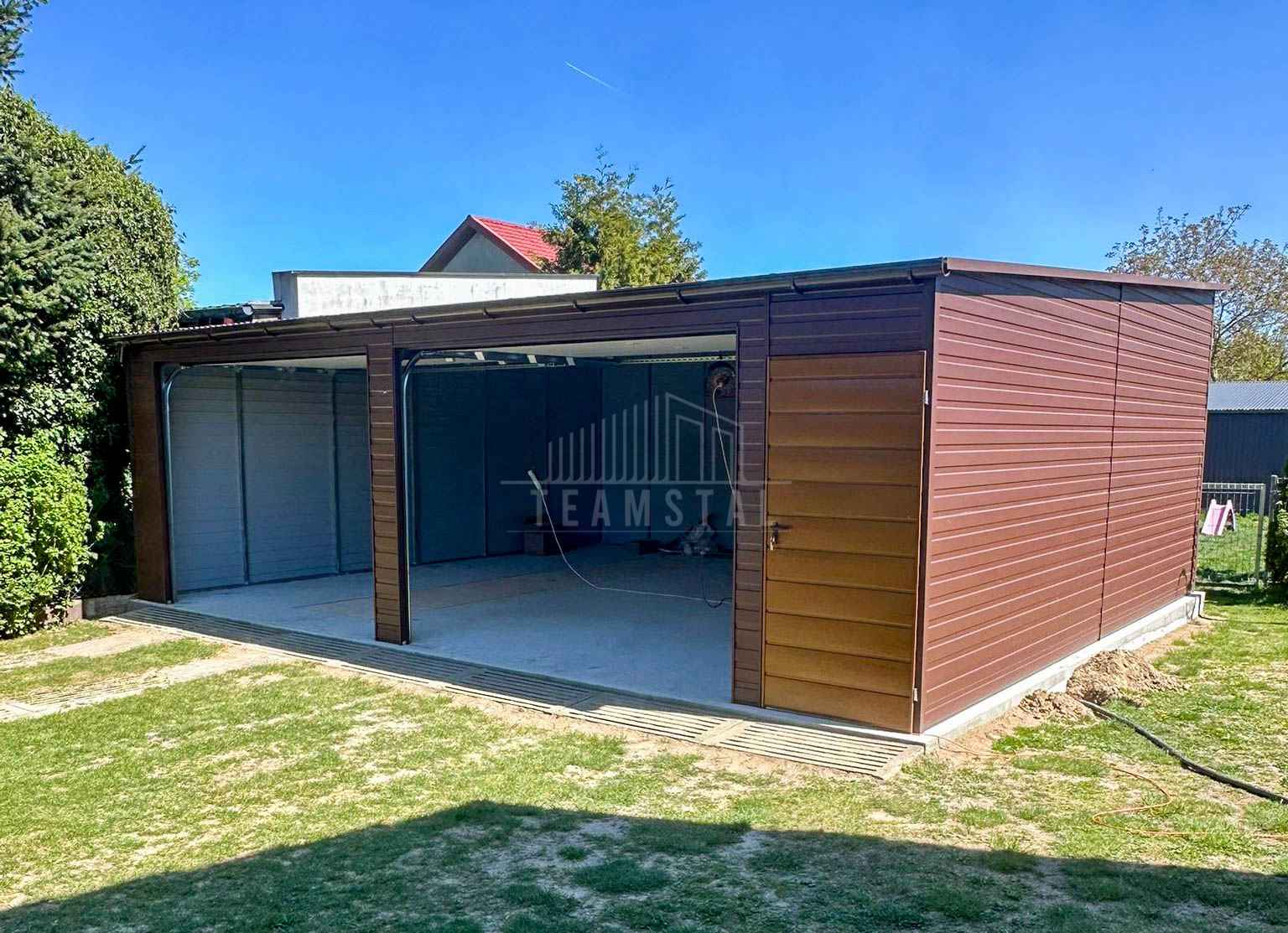 Garaż blaszany 8x6m - 2x brama drzwi drewnopodobny dach rynna TS1121 Grudziądz - zdjęcie 4