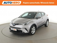 Toyota C-HR hybryda kamera Bluetooth ACC automat
