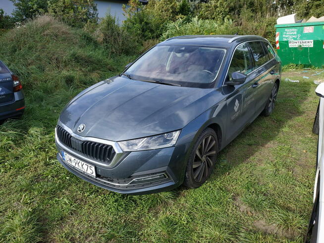 Syndyk sprzeda Skoda Octavia 1,5 Style Wrocław - zdjęcie 12