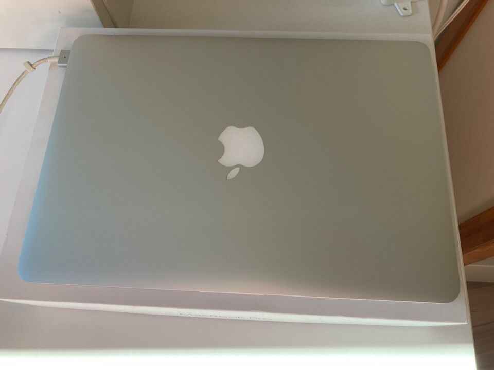 zniżki na duże wyprzedaże w ramach ramadanu Apple MacBook Pro 13 Walenczyzna - zdjęcie 3