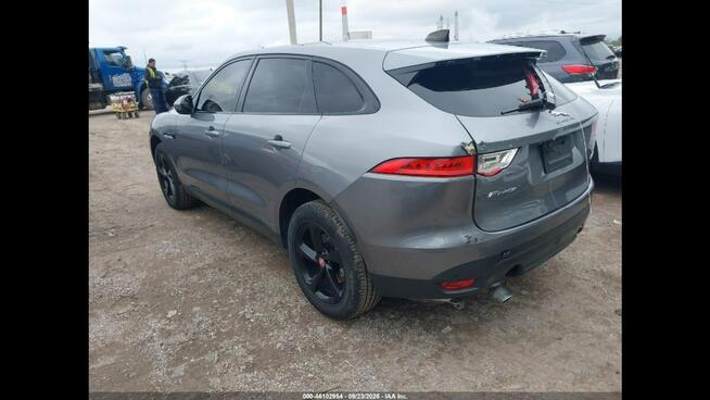 Jaguar F-PACE Bogata wersja wyposażenia / AWD / niski przebieg Cieszyn - zdjęcie 5
