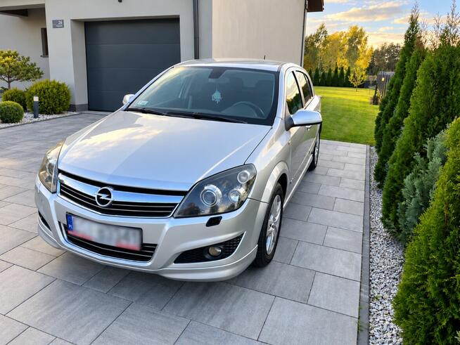 Opel Astra H 1.6 benzyna | 2008 | 173 885 km | stylizacja OP Sieradz - zdjęcie 2