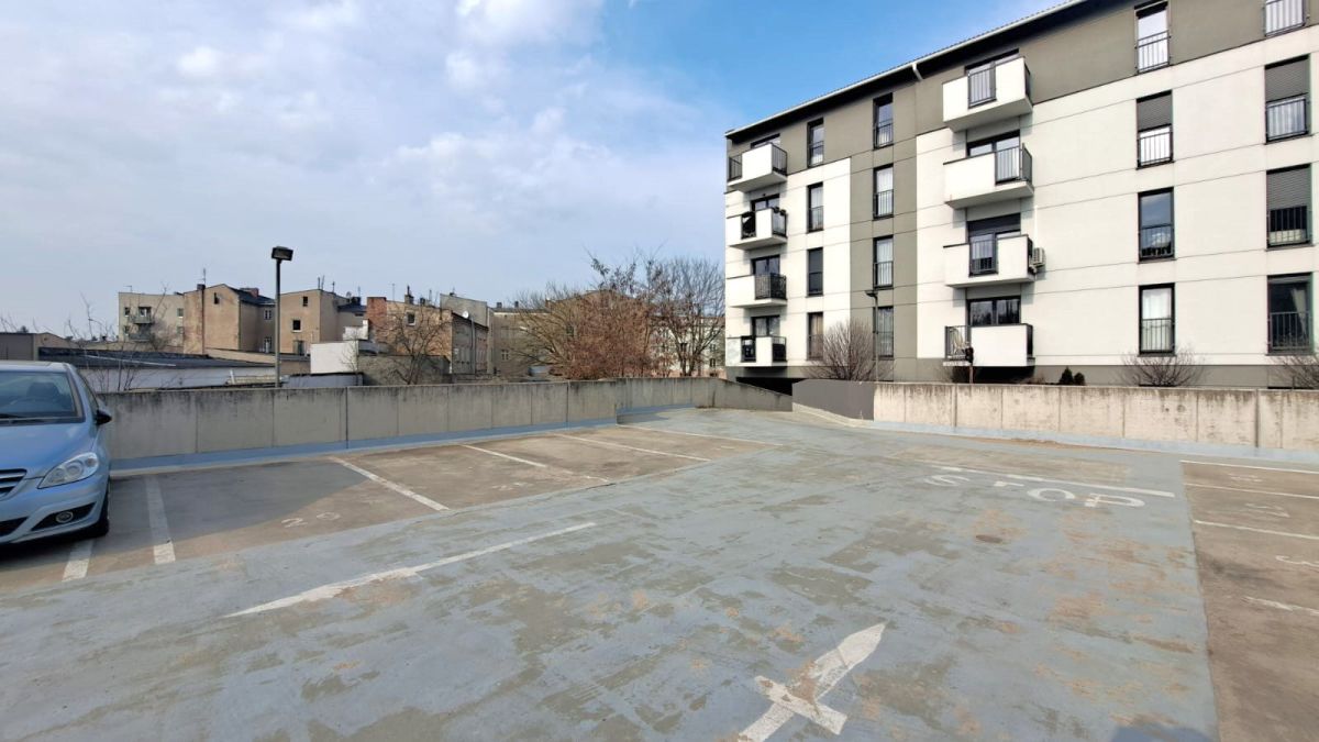 Kawalerka z miejscem postojowym Poznań - zdjęcie 11