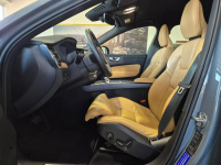 Volvo XC 60 B4 Mild Hybrid 197KM Plus Dark Giżycko - zdjęcie 12