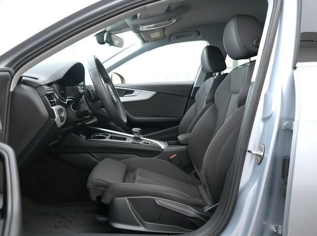 Audi A4 40TFSI 204KM Nav Tempomat Kamera Ambiente Kielce - zdjęcie 12