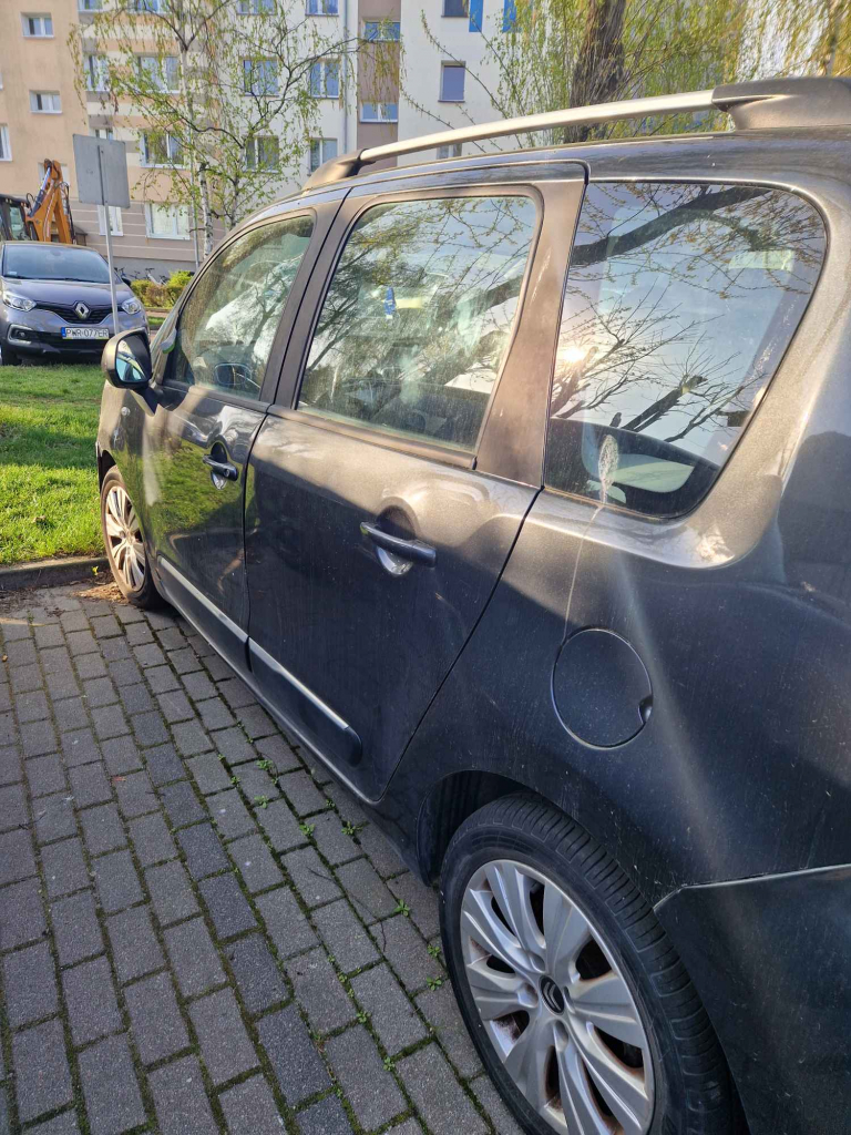 Syndyk sprzeda samochód osobowy Citroen C3 Picasso Września - zdjęcie 5