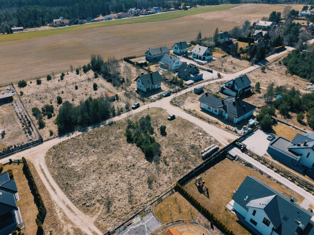 Kształtna płaska działa budowlana w Sulminie Sulmin - zdjęcie 1