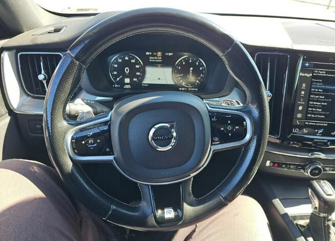 Volvo XC 60 R-Design / AWD / T5 / niski przebieg Warszawa - zdjęcie 8