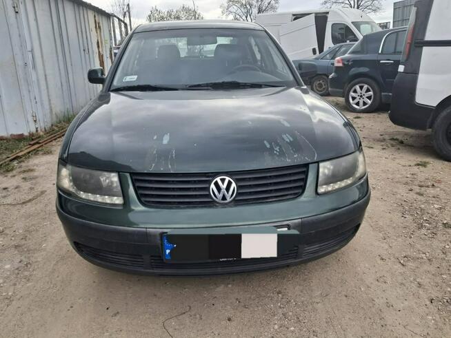 Volkswagen Passat 1.8 turbo sedan niedrogo Fasty - zdjęcie 1